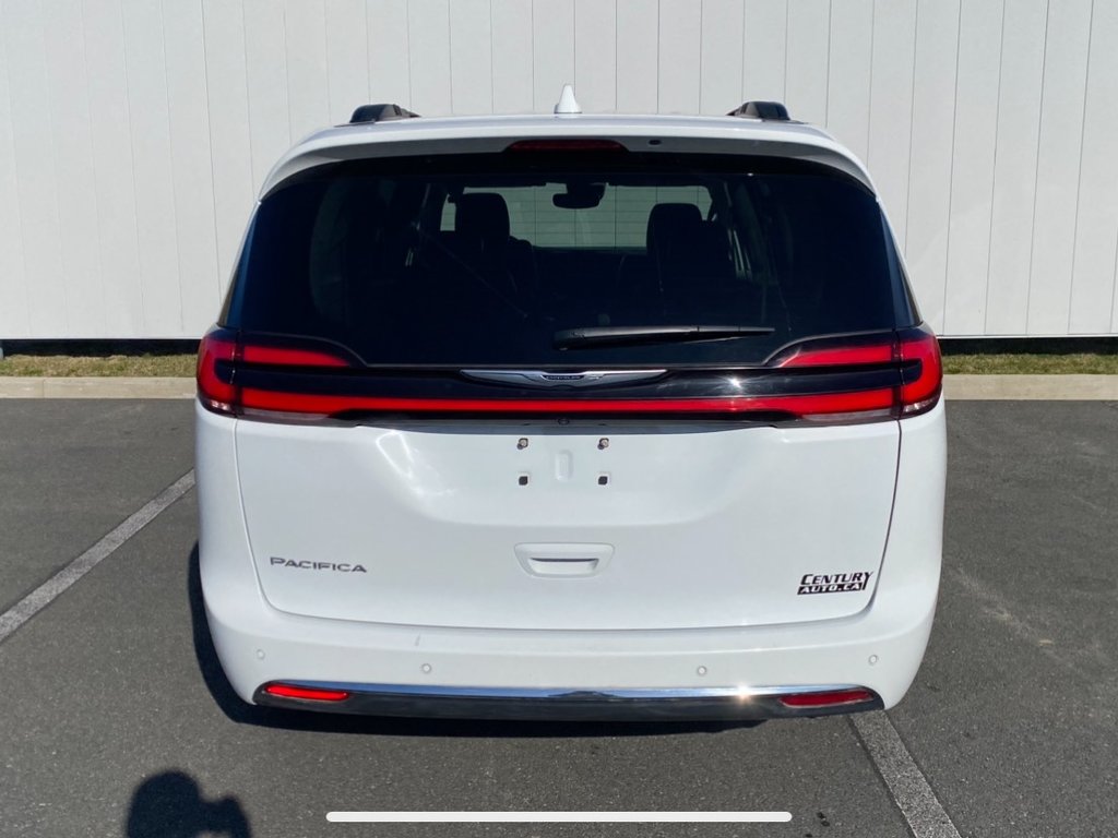 2022  Pacifica Touring-L | Leather | 7-Pass | Warranty to 2027 in Saint John, New Brunswick - 4 - w1024h768px