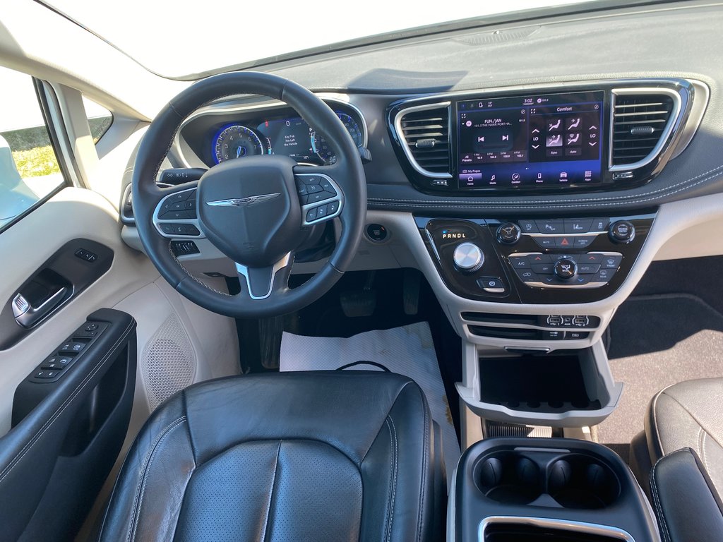 2022  Pacifica Touring-L | Leather | 7-Pass | Warranty to 2027 in Saint John, New Brunswick - 15 - w1024h768px