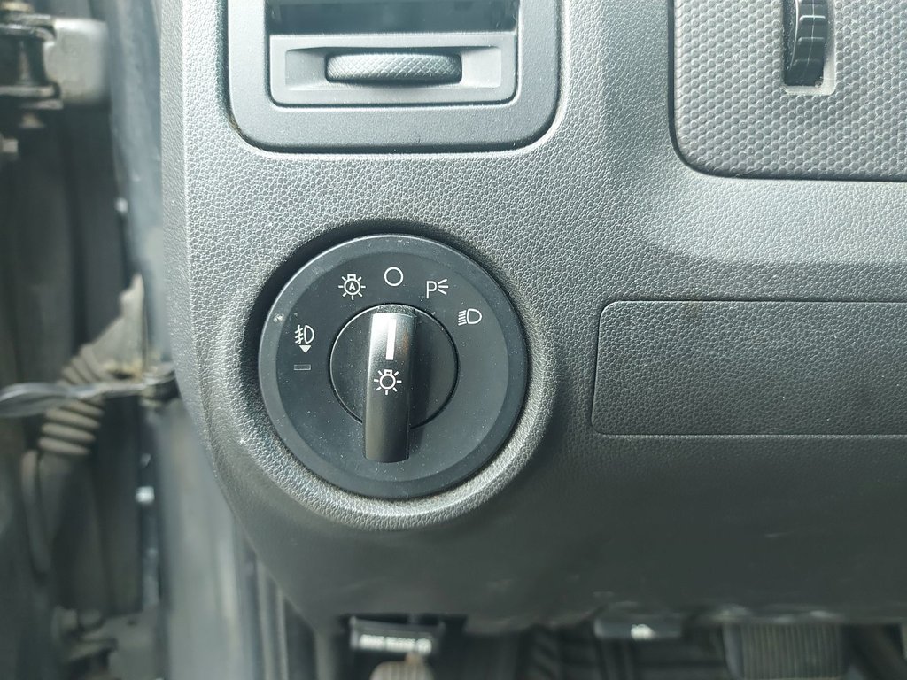 2009 Ford Escape in Antigonish, Nova Scotia - 14 - w1024h768px