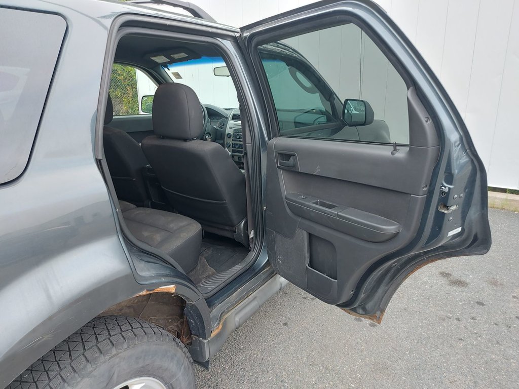 2009 Ford Escape in Antigonish, Nova Scotia - 39 - w1024h768px