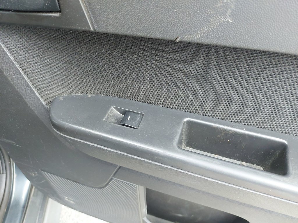 2009 Ford Escape in Antigonish, Nova Scotia - 43 - w1024h768px