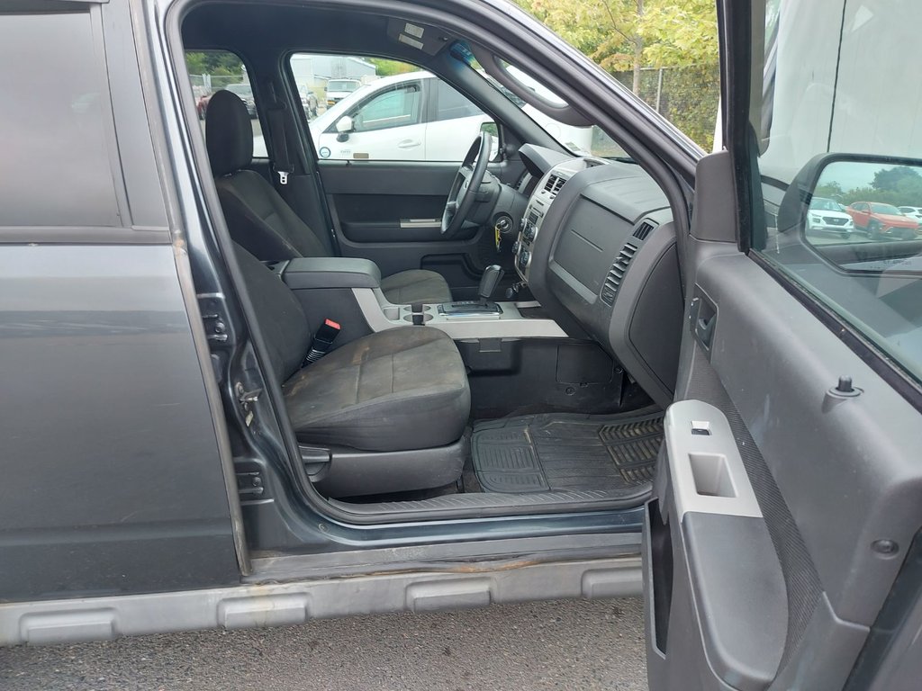 2009 Ford Escape in Antigonish, Nova Scotia - 46 - w1024h768px