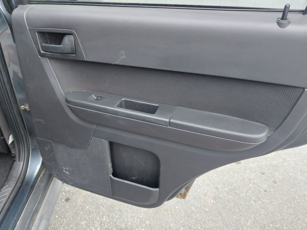 2009 Ford Escape in Antigonish, Nova Scotia - 44 - w1024h768px