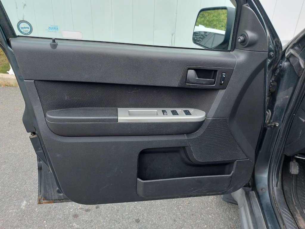 2009 Ford Escape in Antigonish, Nova Scotia - 31 - w1024h768px