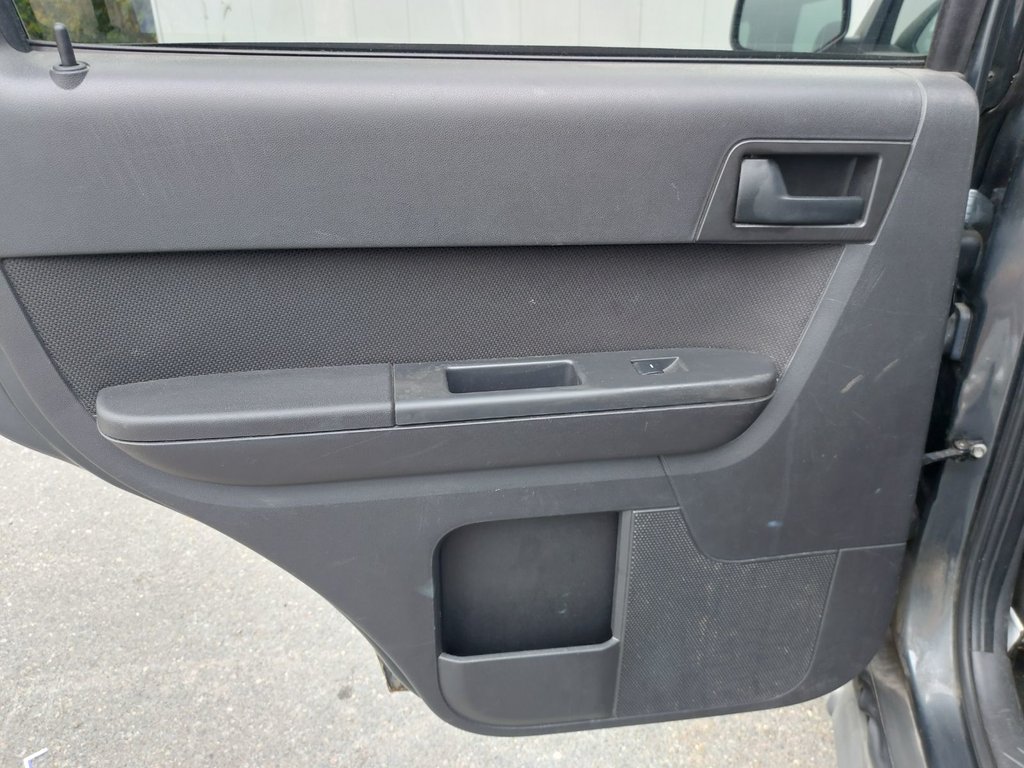 2009 Ford Escape in Antigonish, Nova Scotia - 38 - w1024h768px