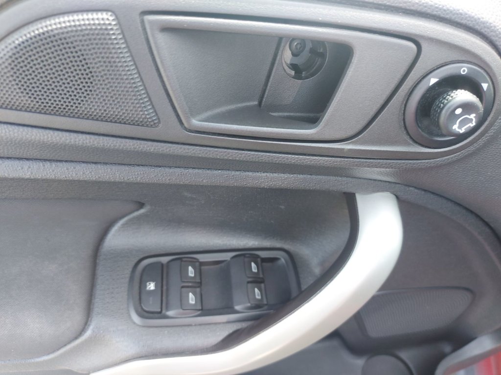 2012 Ford FIESTA SE SE | Bluetooth | USB | XM Radio | CD | Aux in Saint John, New Brunswick - 30 - w1024h768px