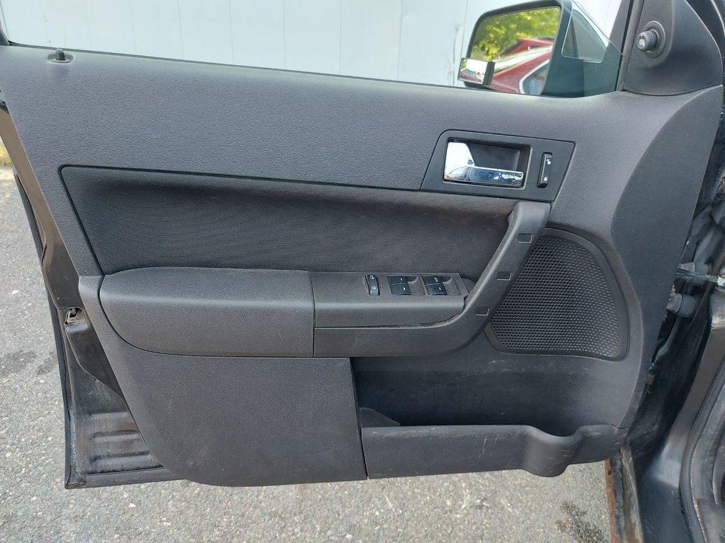 2009 Ford Focus SE | XM Radio | Alloys | Pwr Windows in Saint John, New Brunswick - 31 - w1024h768px
