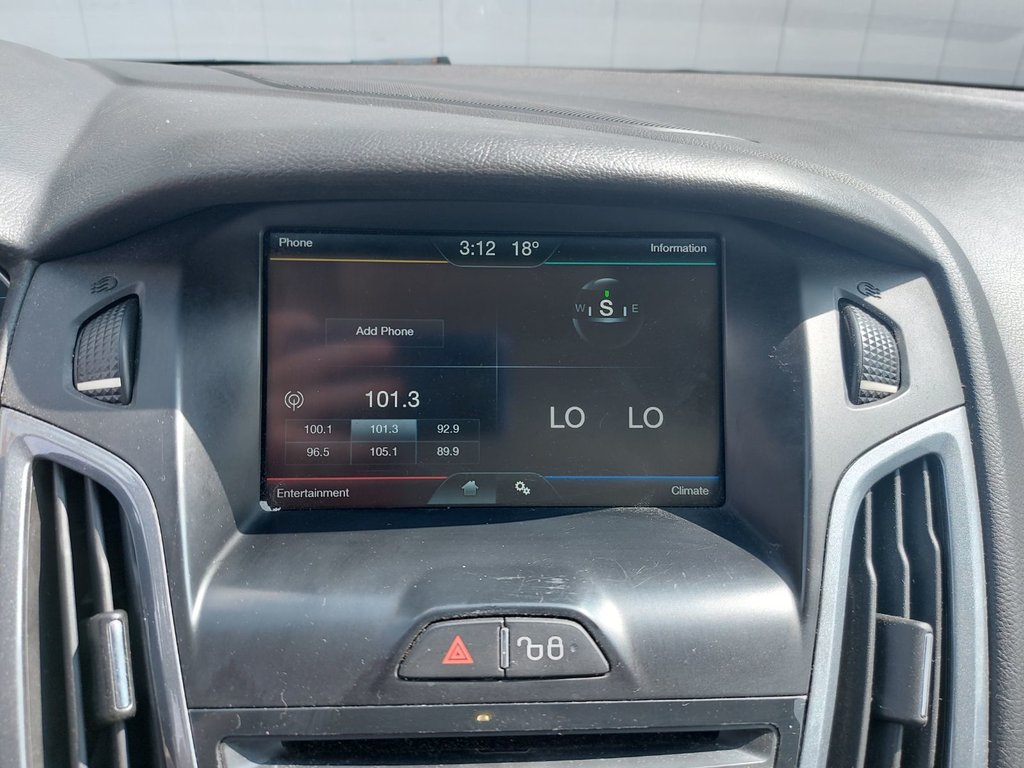 2012 Ford Focus Titanium | HtdSeats | Keyless | USB | XM Radio in Saint John, New Brunswick - 20 - w1024h768px