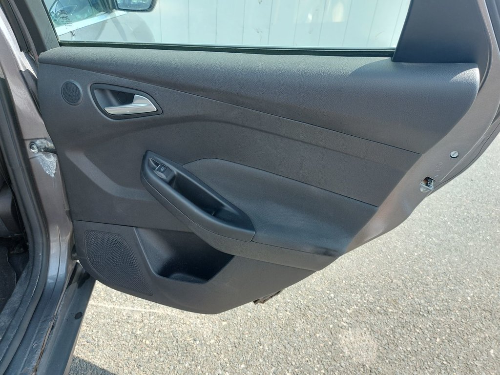 2012 Ford Focus Titanium | HtdSeats | Keyless | USB | XM Radio in Saint John, New Brunswick - 46 - w1024h768px
