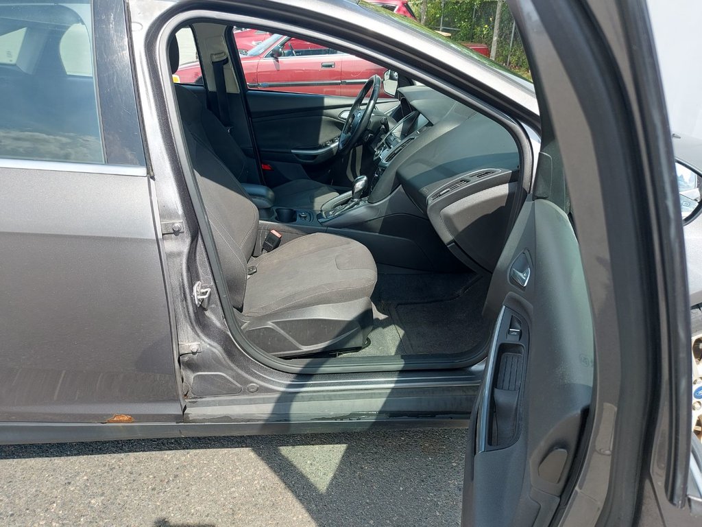 2012 Ford Focus Titanium | HtdSeats | Keyless | USB | XM Radio in Saint John, New Brunswick - 48 - w1024h768px