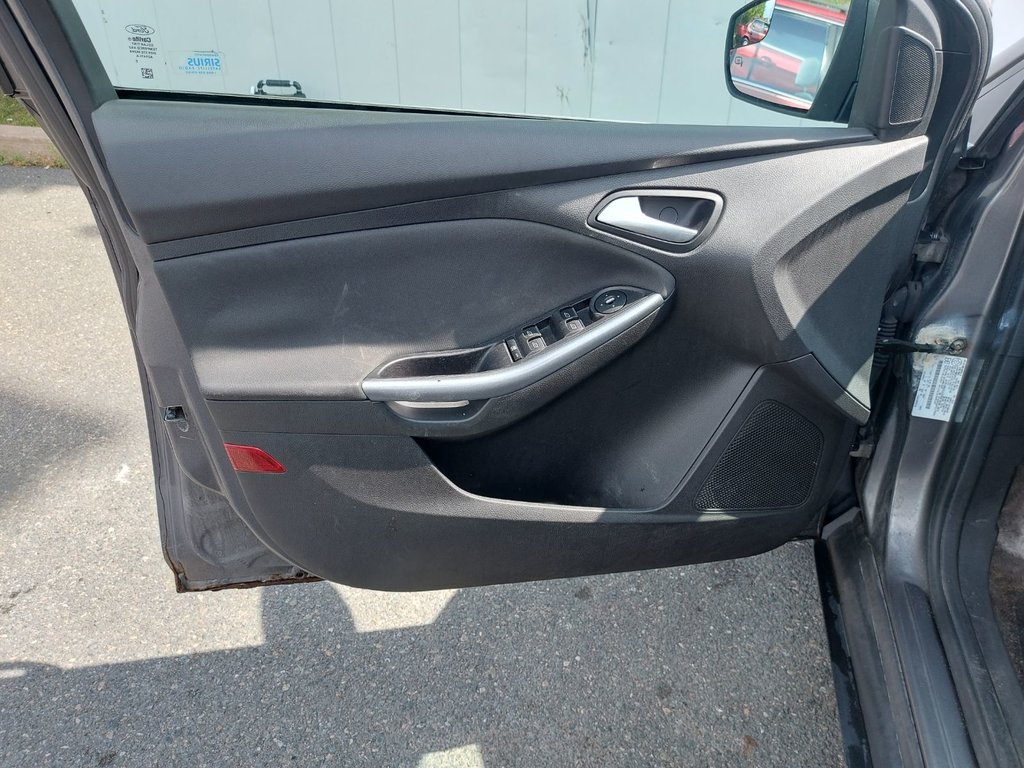 2012 Ford Focus Titanium | HtdSeats | Keyless | USB | XM Radio in Saint John, New Brunswick - 35 - w1024h768px
