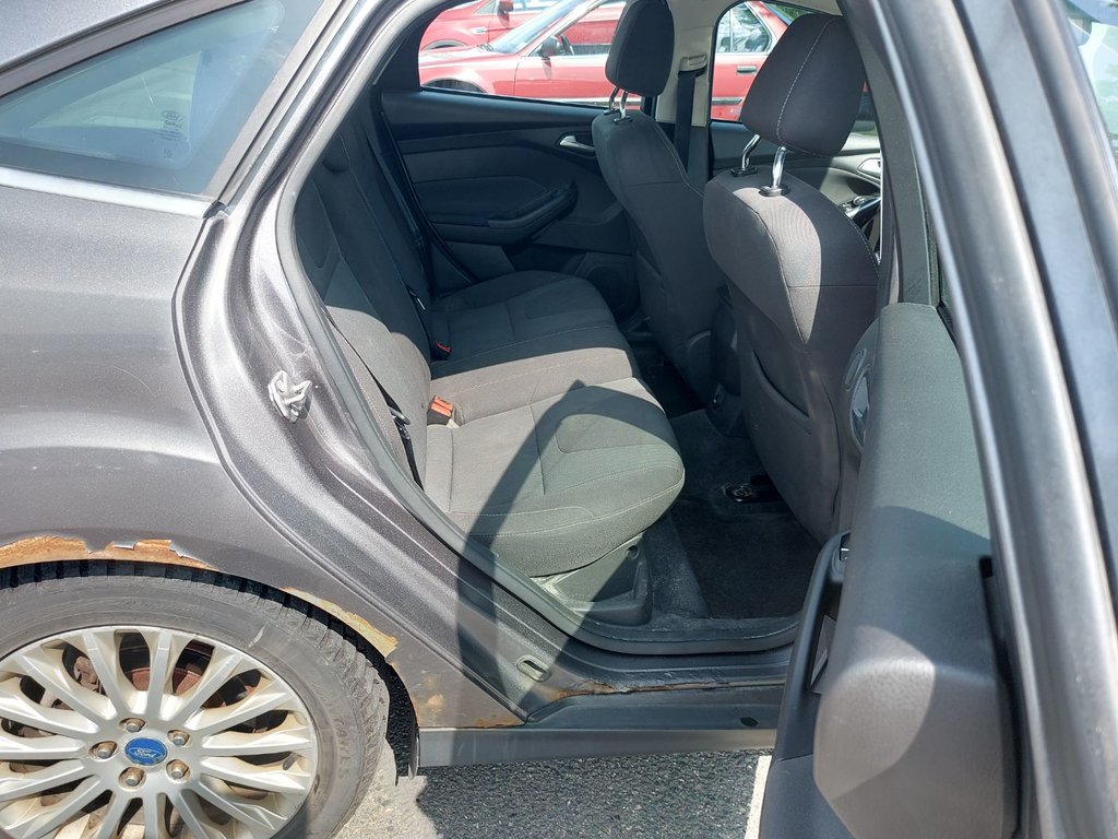 2012 Ford Focus Titanium | HtdSeats | Keyless | USB | XM Radio in Saint John, New Brunswick - 43 - w1024h768px