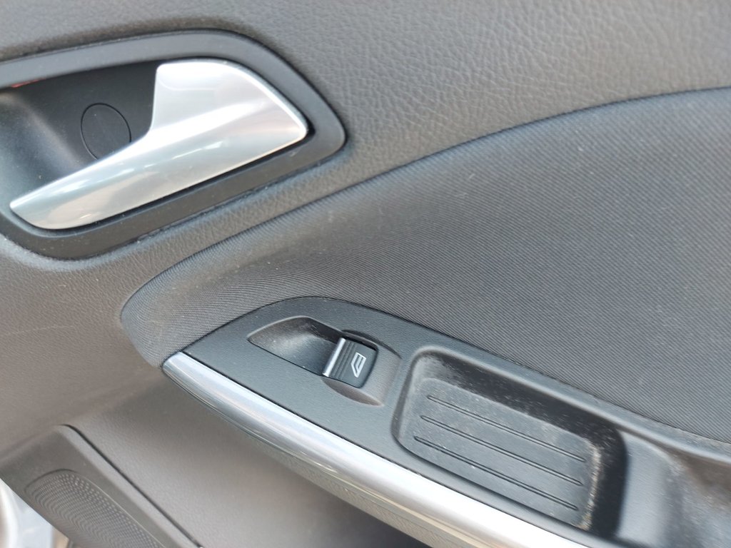 2012 Ford Focus Titanium | HtdSeats | Keyless | USB | XM Radio in Saint John, New Brunswick - 51 - w1024h768px