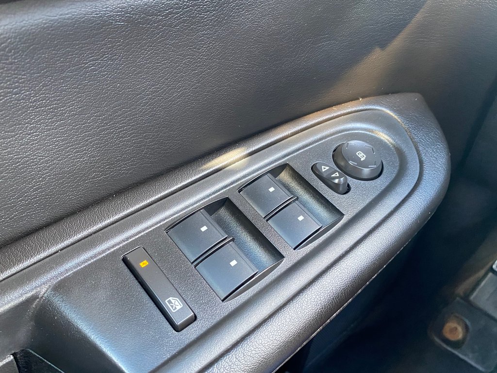 2016 GMC Acadia in Antigonish, Nova Scotia - 14 - w1024h768px