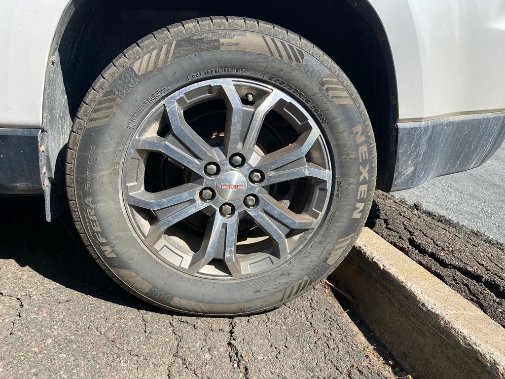 2016 GMC Acadia in Antigonish, Nova Scotia - 49 - w1024h768px