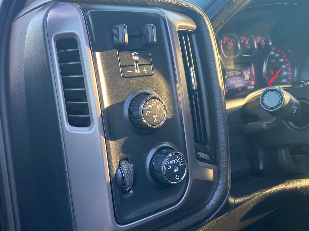 GMC Sierra 1500 SLT | Leather | Cam | USB | XM | Bluetooth | Z-71 2016 à Saint John, Nouveau-Brunswick - 13 - w1024h768px