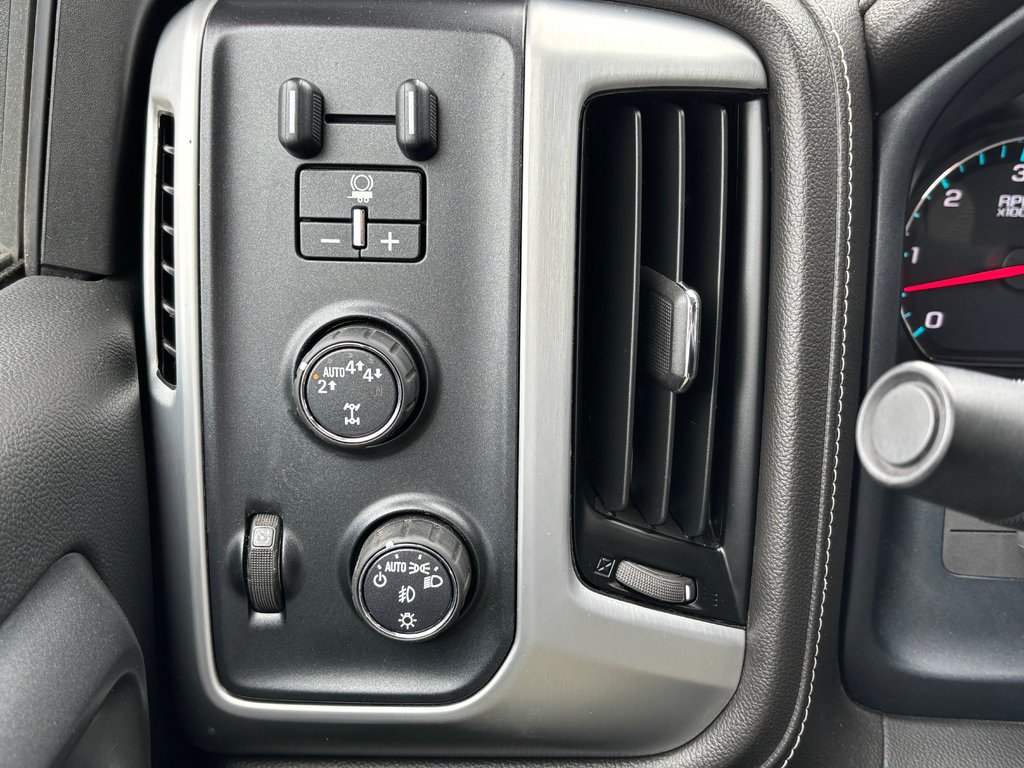 2018  Sierra 1500 SLE | Cam | USB | HtdSeats | Bluetooth | Keyless in Saint John, New Brunswick - 20 - w1024h768px