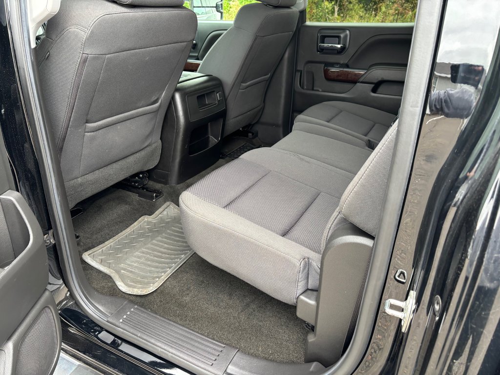 2018  Sierra 1500 SLE | Cam | USB | HtdSeats | Bluetooth | Keyless in Saint John, New Brunswick - 11 - w1024h768px