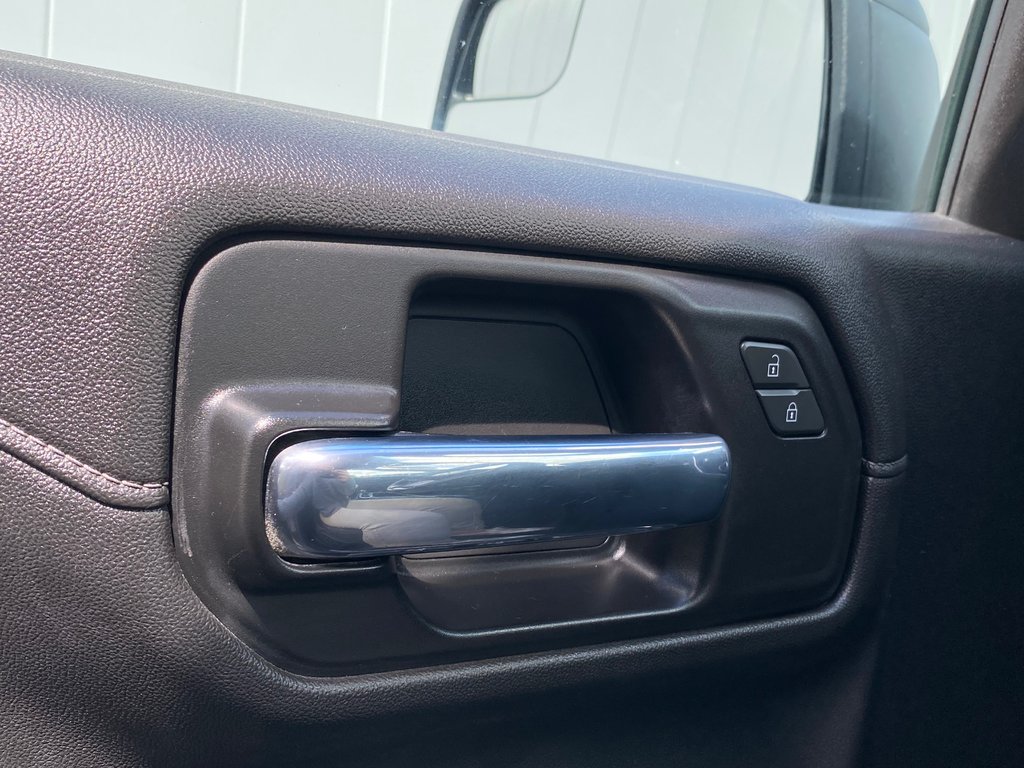 2020 GMC Sierra 1500 ELEVATION | Cam | USB | HtdSeat | Cruise | Keyless in Saint John, New Brunswick - 12 - w1024h768px
