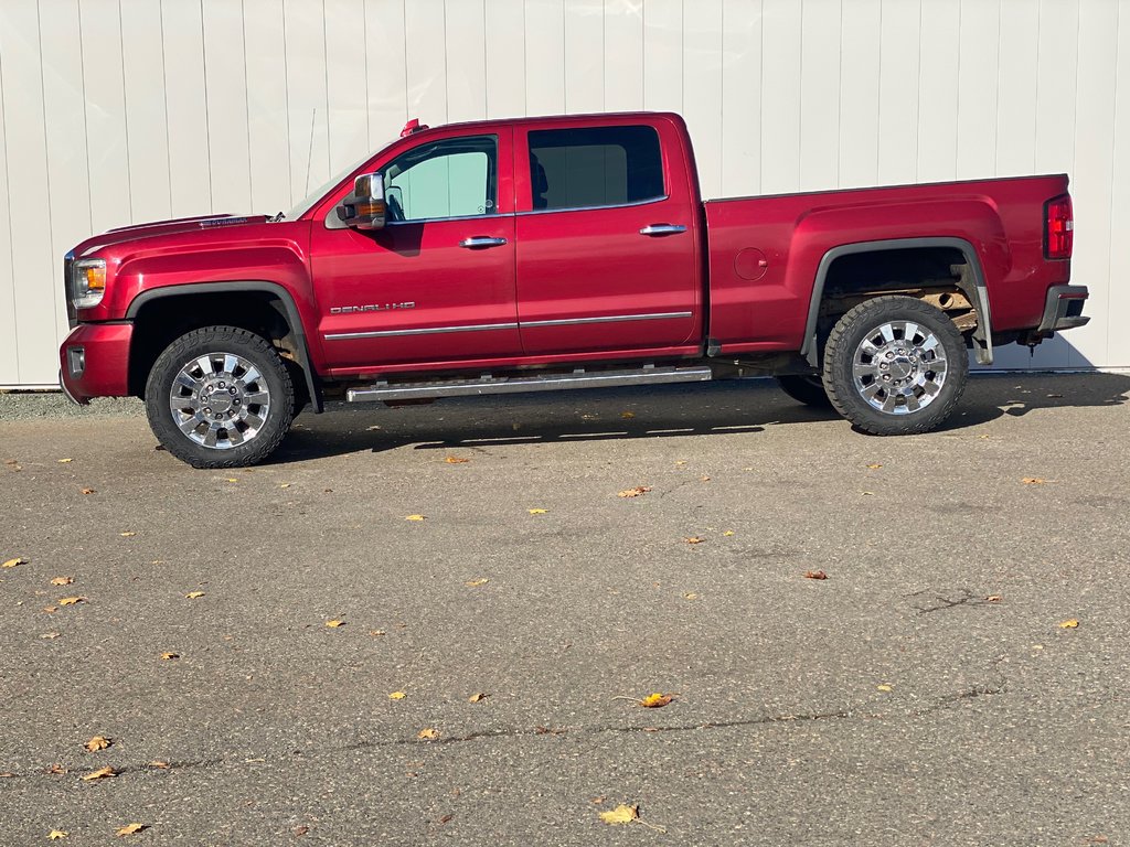 2018  Sierra 2500HD Denali | DIESEL | Leather | SunRoof | Nav | Cam in Saint John, New Brunswick - 4 - w1024h768px