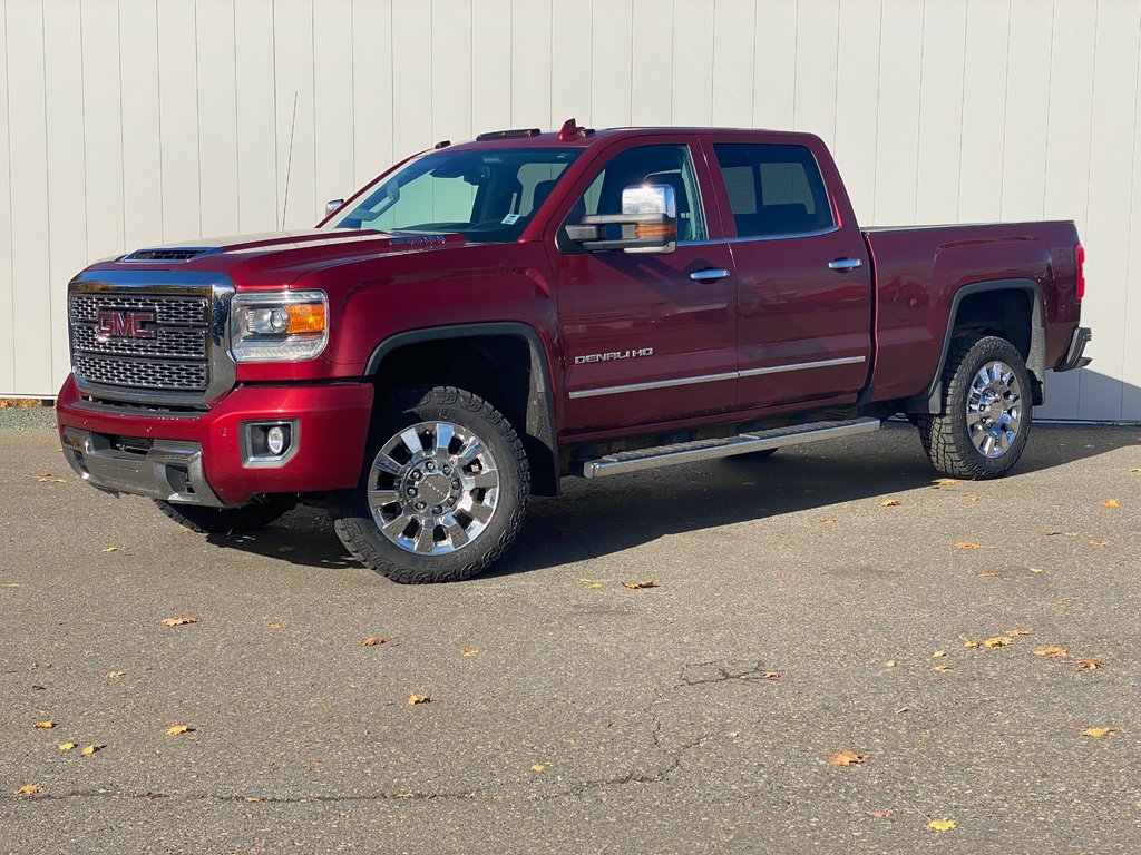 2018  Sierra 2500HD Denali | DIESEL | Leather | SunRoof | Nav | Cam in Saint John, New Brunswick - 3 - w1024h768px