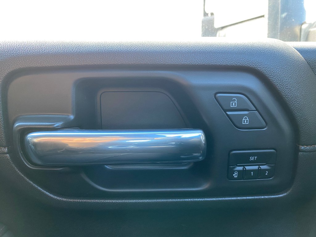 2023 GMC Sierra 3500 HD CREW CAB | Diesel | Cam | Warranty to 2027 in Saint John, New Brunswick - 14 - w1024h768px