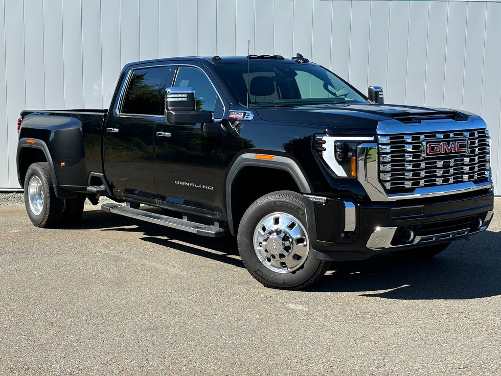 Sierra 3500HD Denali | DIESEL | Dually | Lthr | Warranty to 2028 2024 à Saint John, Nouveau-Brunswick - 1 - w1024h768px