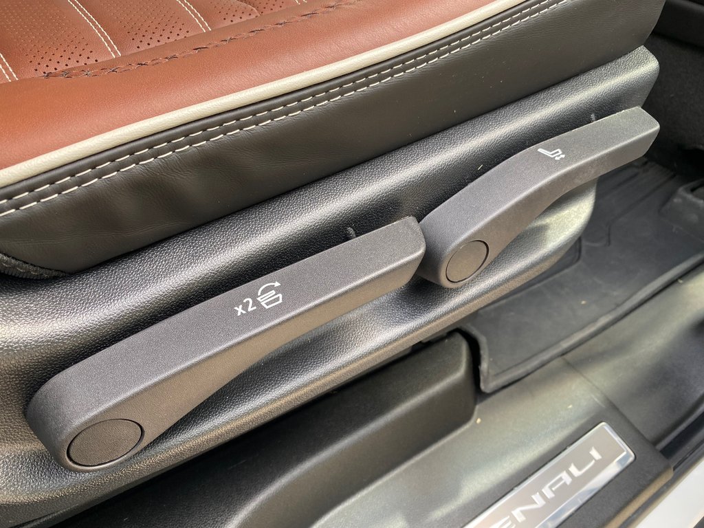 2023 GMC Yukon DENALI ULTIMATE | SunRoof | Cam | Warranty to 2028 in Saint John, New Brunswick - 40 - w1024h768px
