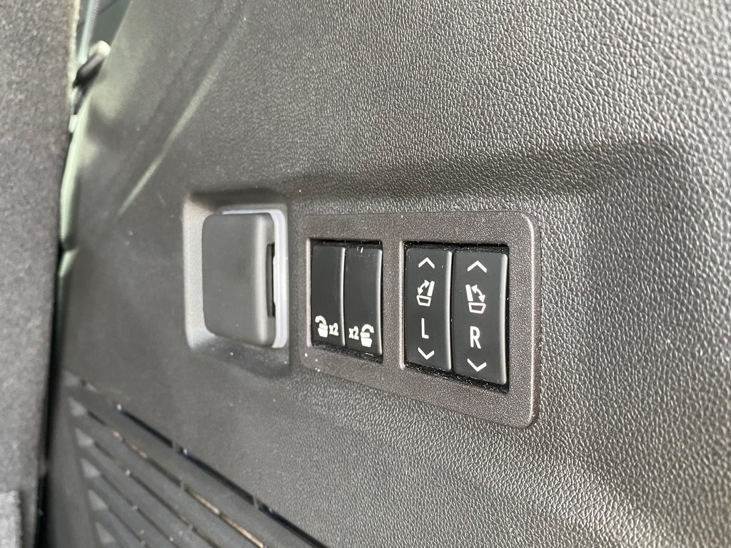 2023 GMC Yukon DENALI ULTIMATE | SunRoof | Cam | Warranty to 2028 in Saint John, New Brunswick - 48 - w1024h768px