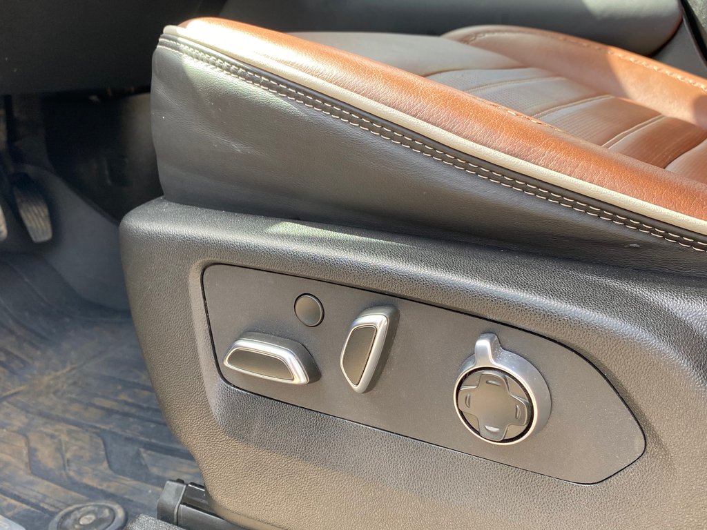 2023 GMC Yukon DENALI ULTIMATE | SunRoof | Cam | Warranty to 2028 in Saint John, New Brunswick - 13 - w1024h768px