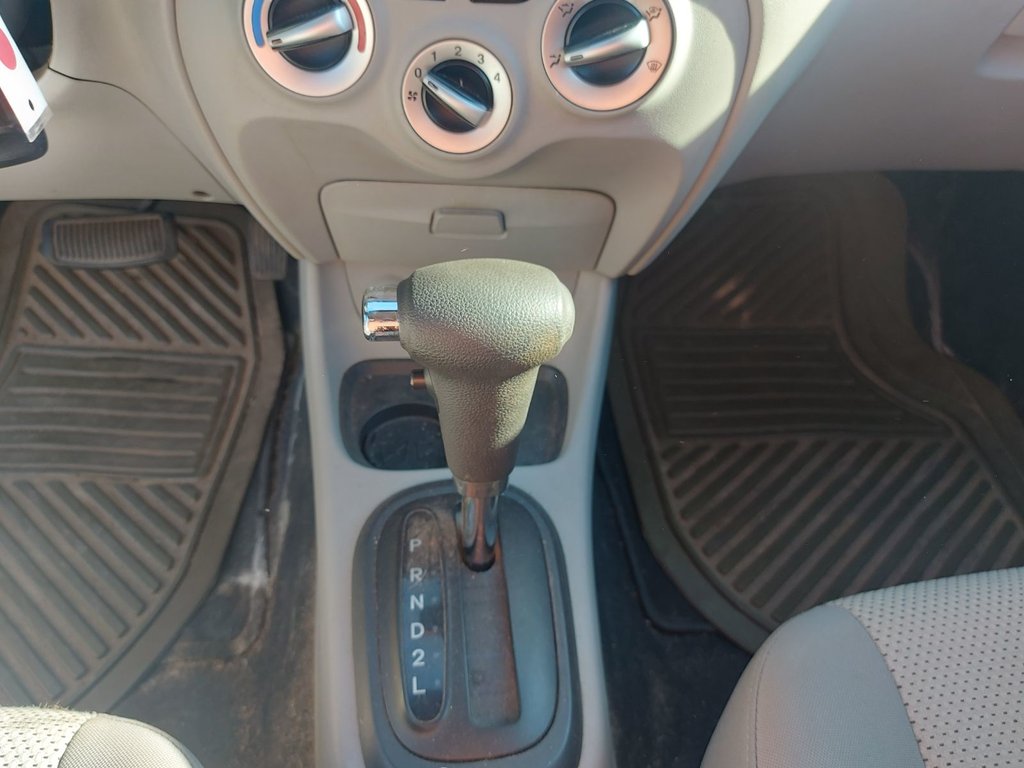 2010 Hyundai Accent in Antigonish, Nova Scotia - 20 - w1024h768px
