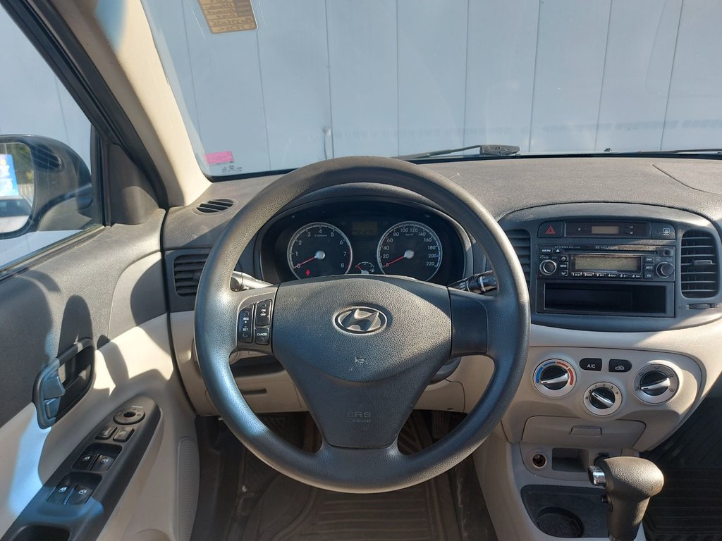 2010 Hyundai Accent in Antigonish, Nova Scotia - 57 - w1024h768px