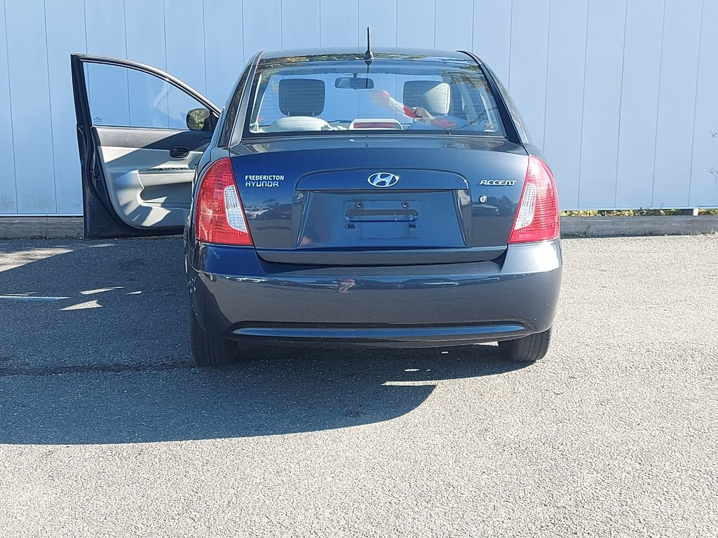 2010 Hyundai Accent in Antigonish, Nova Scotia - 4 - w1024h768px