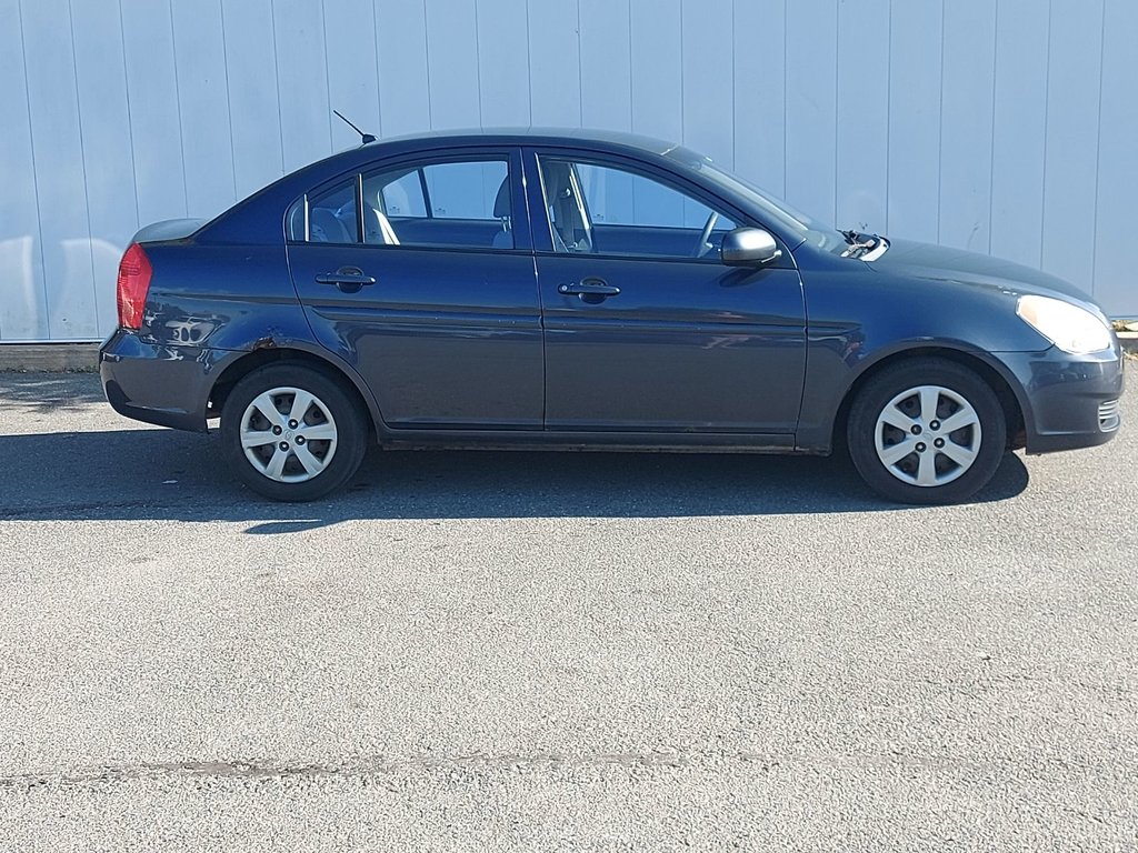 2010 Hyundai Accent in Antigonish, Nova Scotia - 2 - w1024h768px