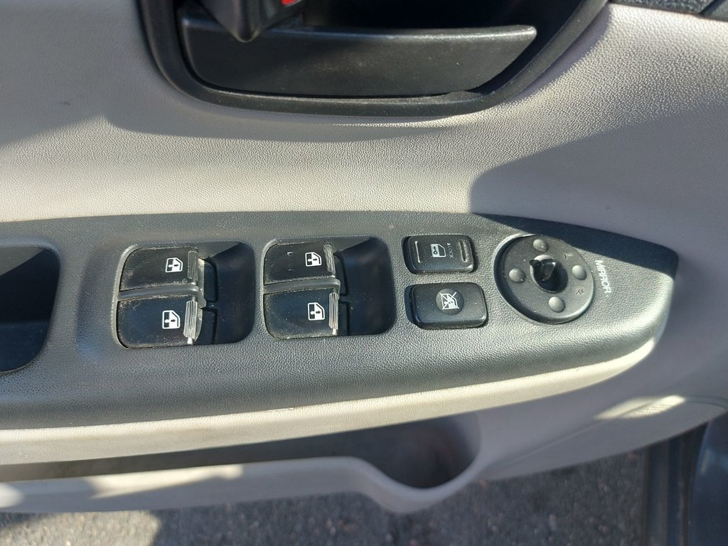 2010 Hyundai Accent in Antigonish, Nova Scotia - 33 - w1024h768px