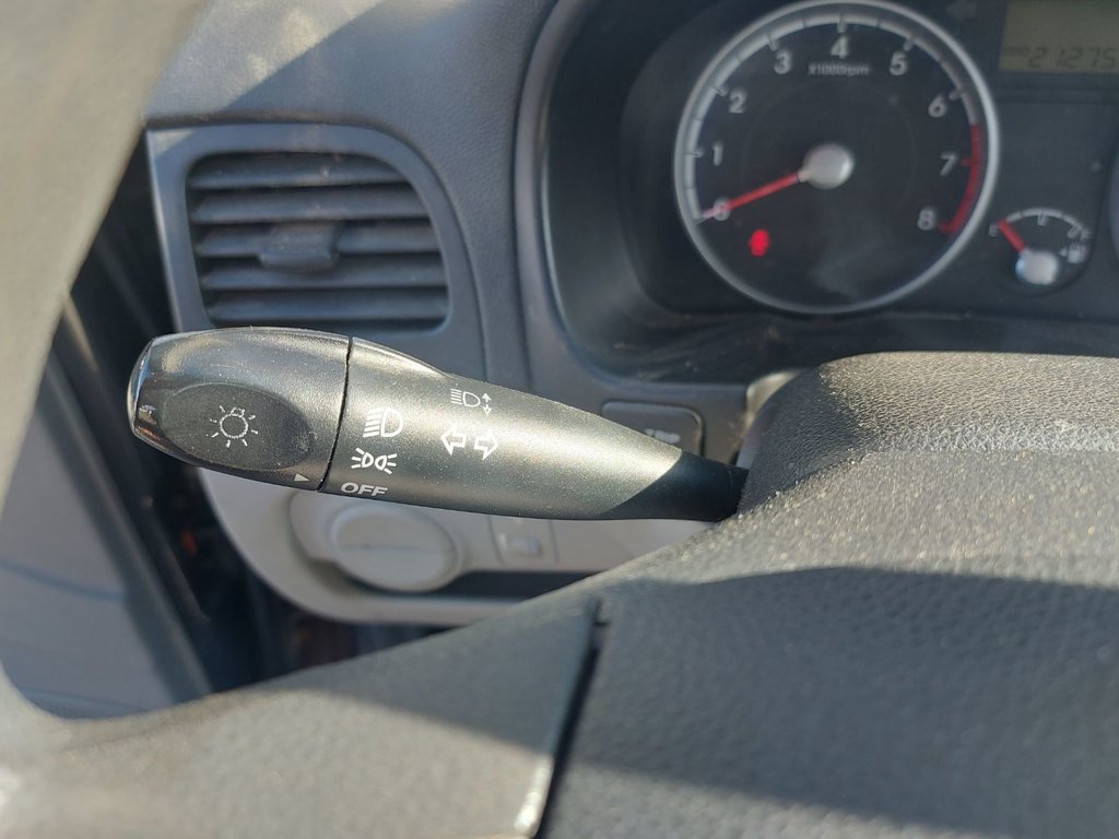 2010 Hyundai Accent in Antigonish, Nova Scotia - 13 - w1024h768px