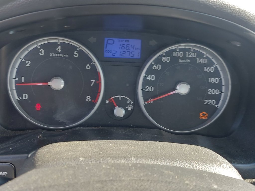2010 Hyundai Accent in Antigonish, Nova Scotia - 10 - w1024h768px