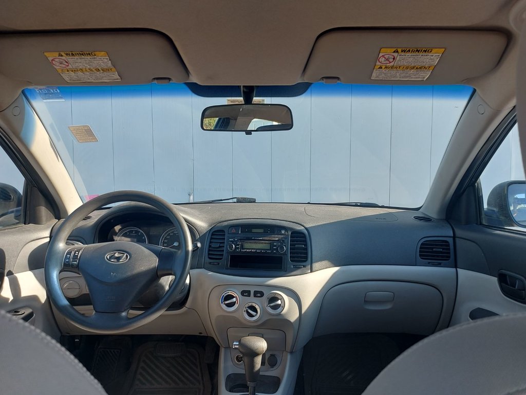 2010 Hyundai Accent in Antigonish, Nova Scotia - 59 - w1024h768px