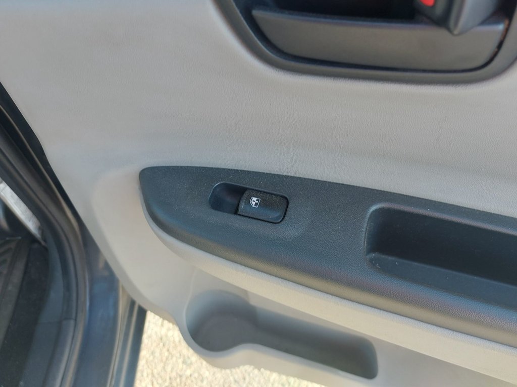 2010 Hyundai Accent in Antigonish, Nova Scotia - 45 - w1024h768px