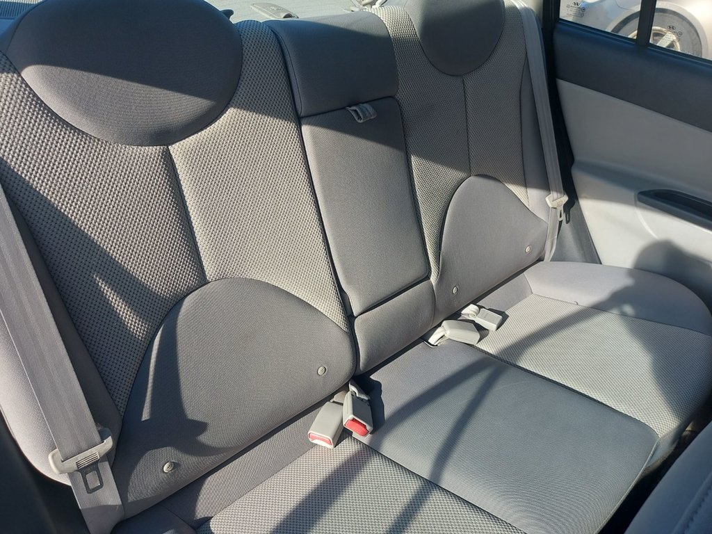 2010 Hyundai Accent in Antigonish, Nova Scotia - 44 - w1024h768px
