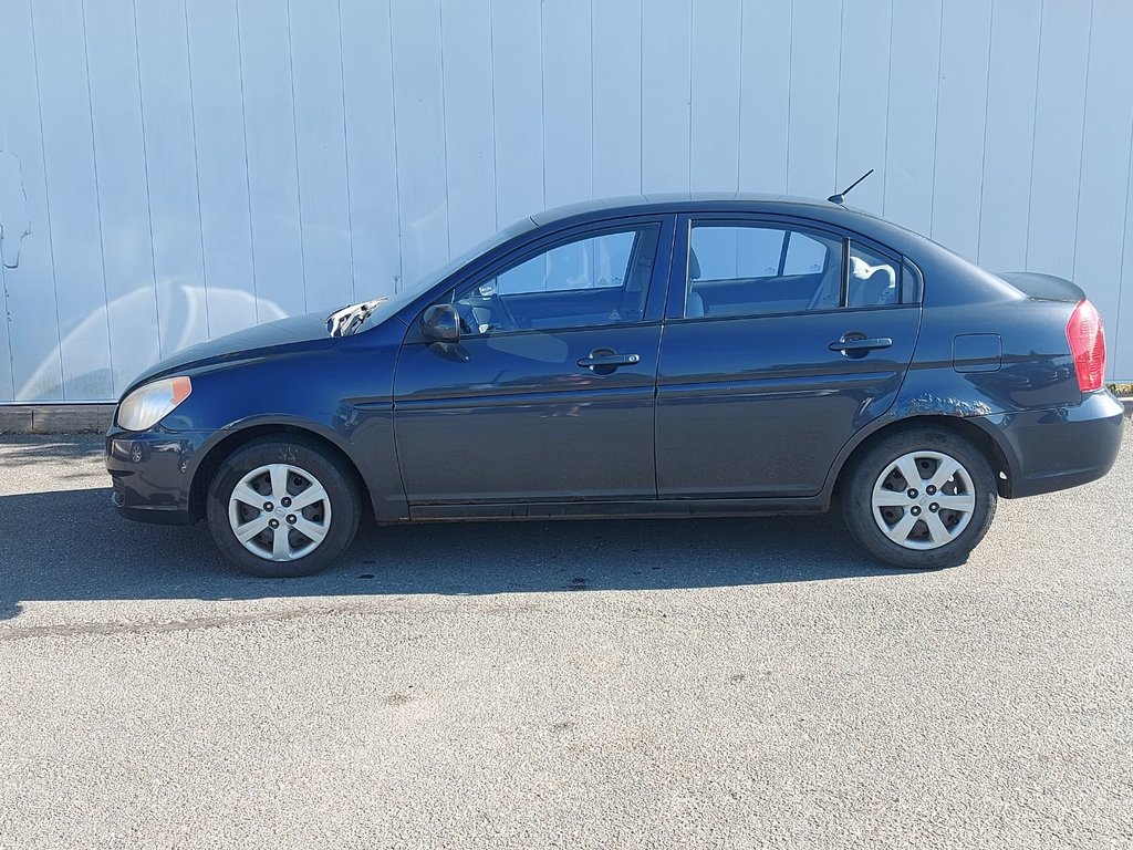 2010 Hyundai Accent in Antigonish, Nova Scotia - 6 - w1024h768px