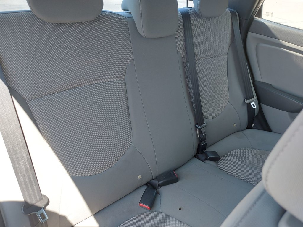 2013 Hyundai Accent in Antigonish, Nova Scotia - 46 - w1024h768px