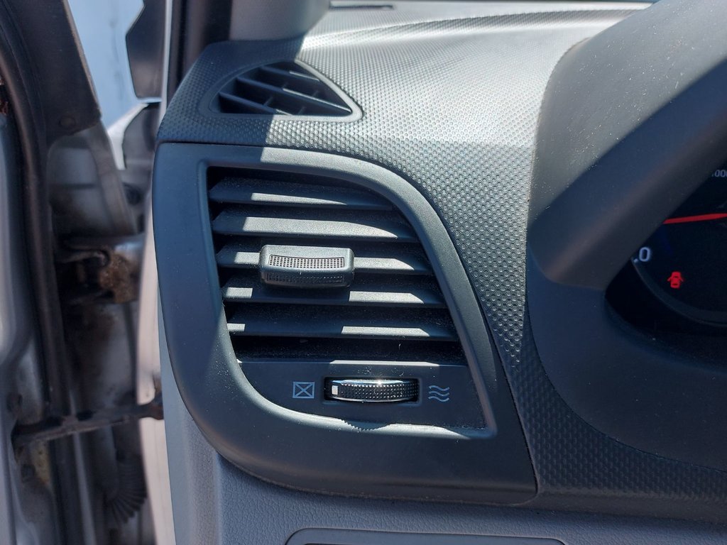 2013 Hyundai Accent in Antigonish, Nova Scotia - 14 - w1024h768px