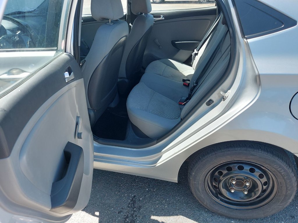 2013 Hyundai Accent in Antigonish, Nova Scotia - 39 - w1024h768px