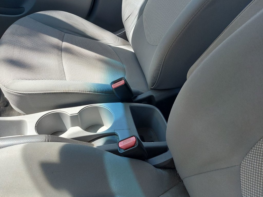 2013 Hyundai Accent in Antigonish, Nova Scotia - 29 - w1024h768px