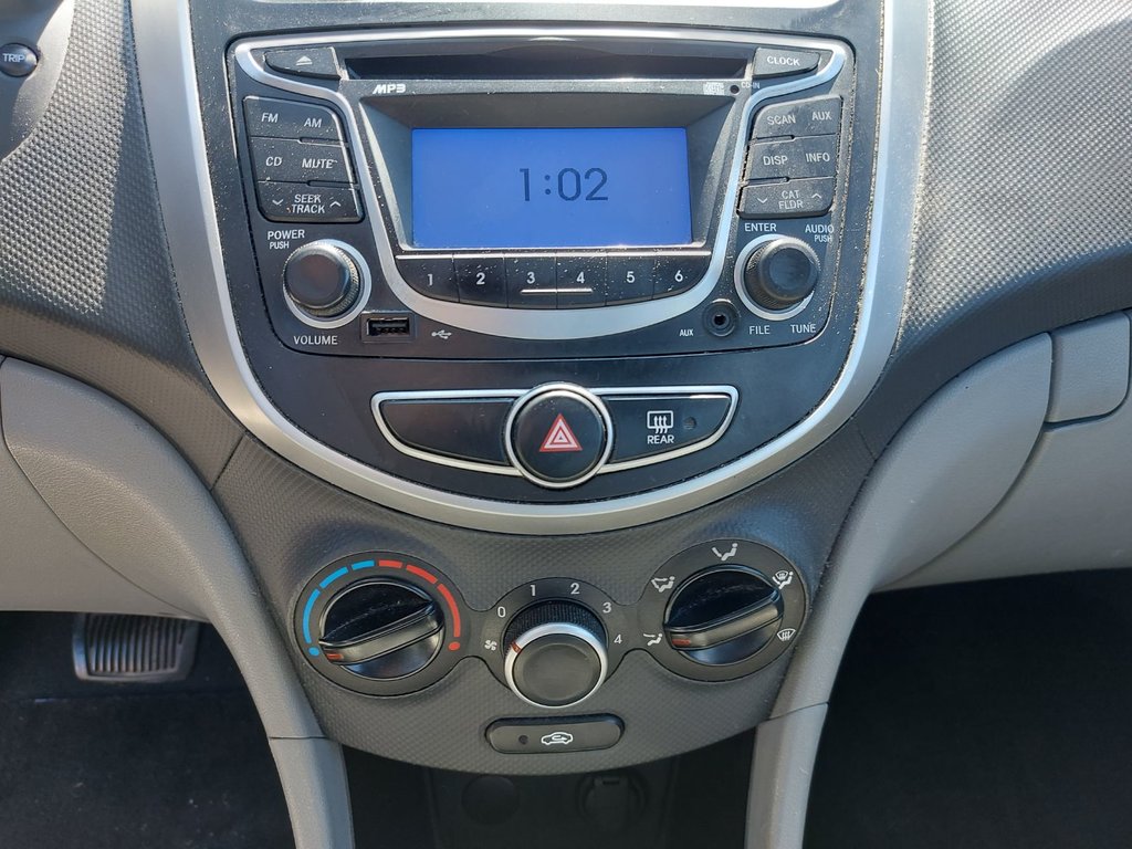 2013 Hyundai Accent in Antigonish, Nova Scotia - 18 - w1024h768px