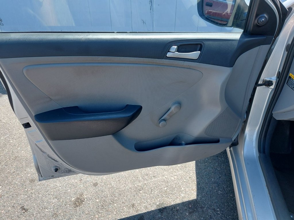2013 Hyundai Accent in Antigonish, Nova Scotia - 36 - w1024h768px