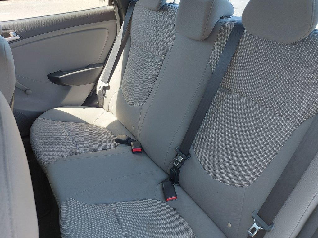 2013 Hyundai Accent in Antigonish, Nova Scotia - 40 - w1024h768px