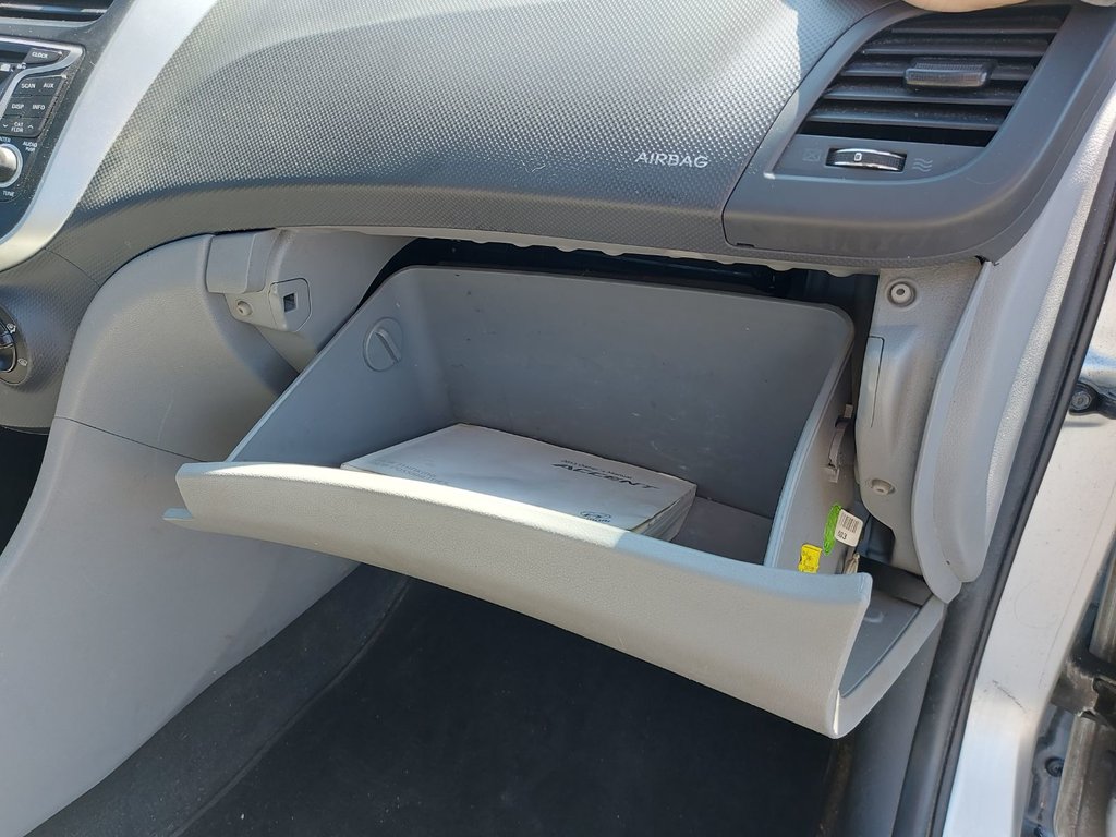 2013 Hyundai Accent in Antigonish, Nova Scotia - 54 - w1024h768px