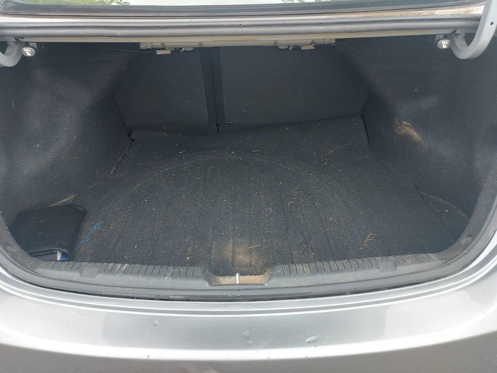 2016 Hyundai Elantra in Antigonish, Nova Scotia - 65 - w1024h768px
